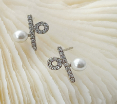 Sterling Silver High-end Niche Design Pearl Earrings