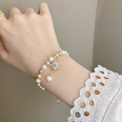 Freshwater Pearl Bracelet with Trendy Fashion Design
