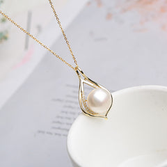 Natural Freshwater Pearl Pendant Necklace for Women