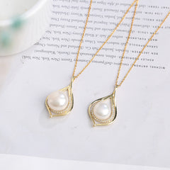 Natural Freshwater Pearl Pendant Necklace for Women